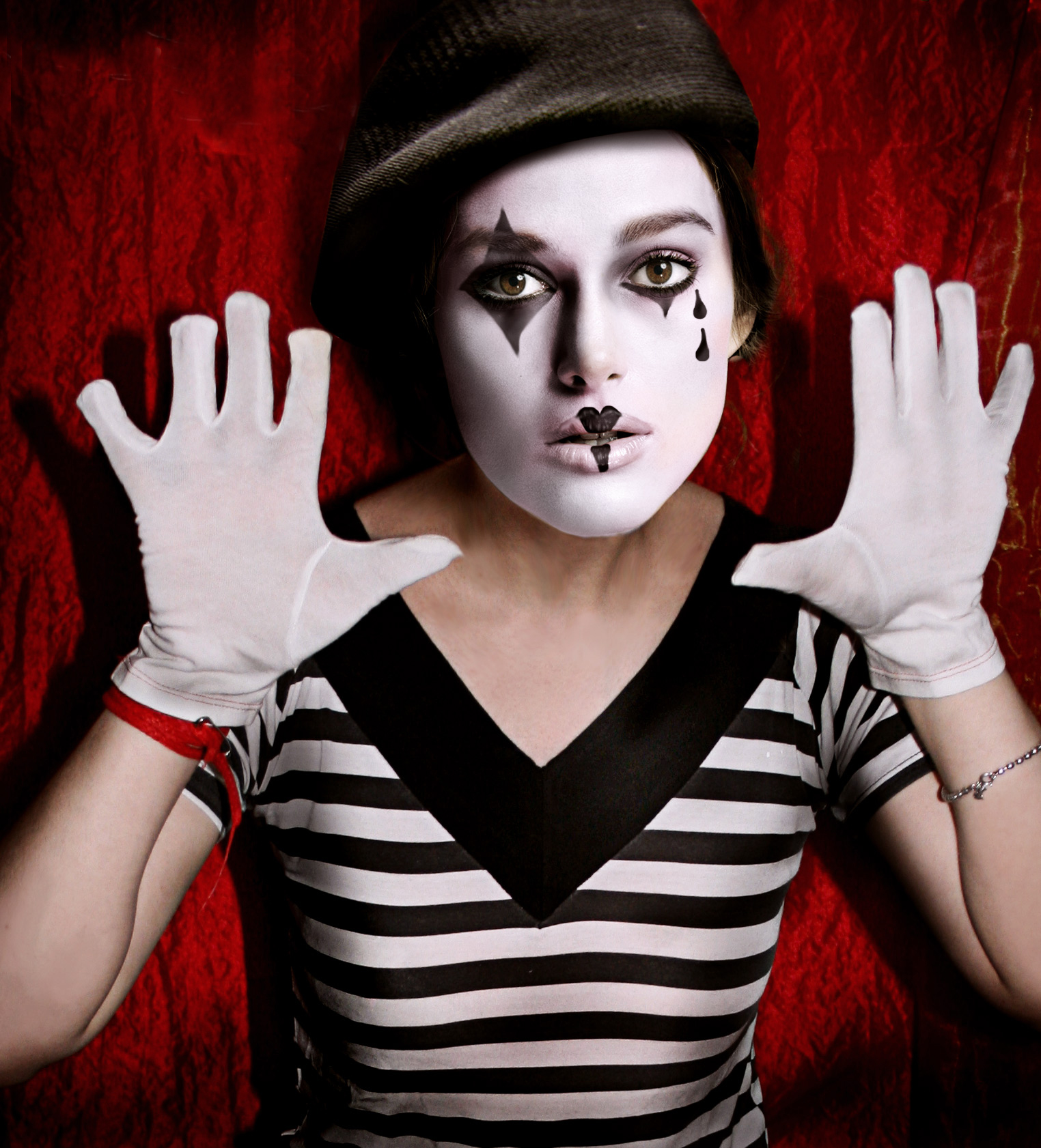 Mime cosplay